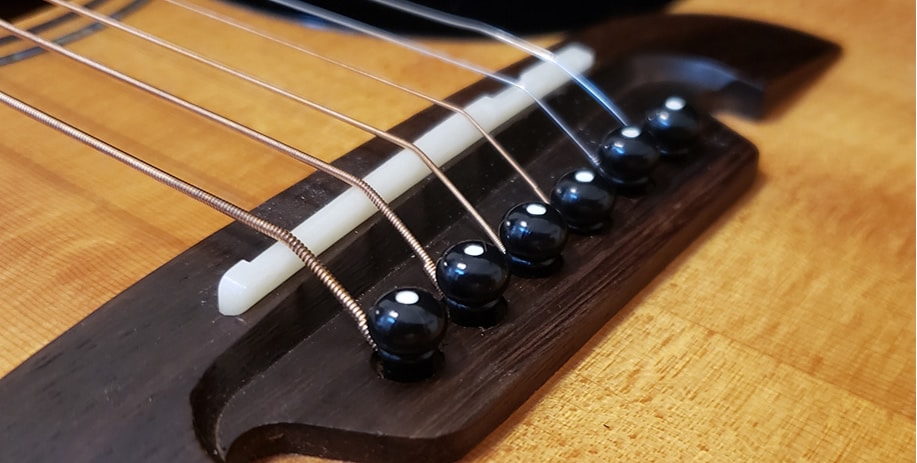 Read more about the article Bone Saddle on an Alvarez Artist Series AF30 Acoustic Guitar